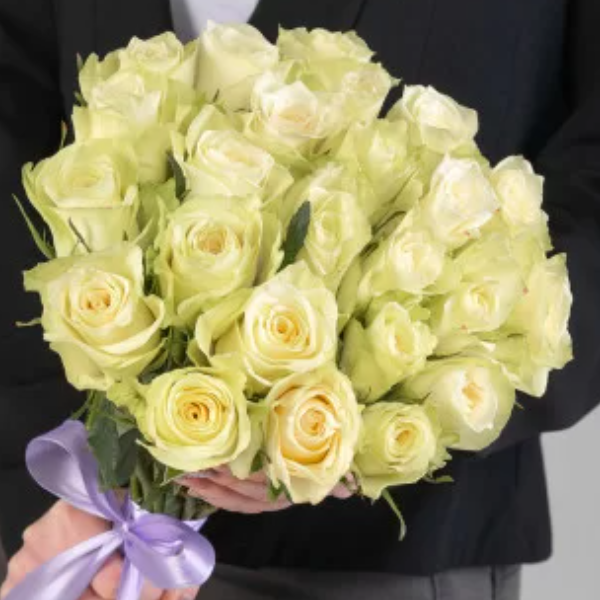 Kemer Florist Bouquet of 25 White Roses