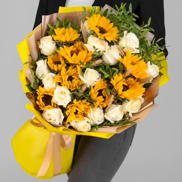 Kemer Florist Elegant White Rose and Sunflower Bouquet